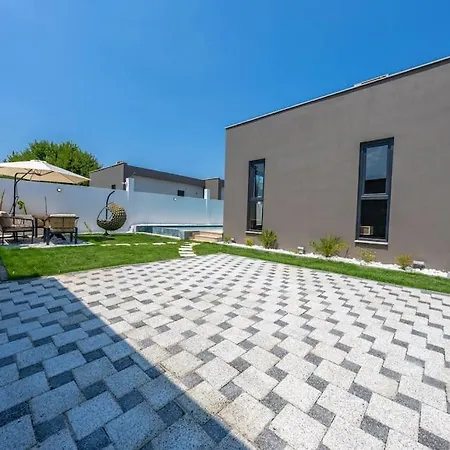 Eosa Homes 4 - 페티예